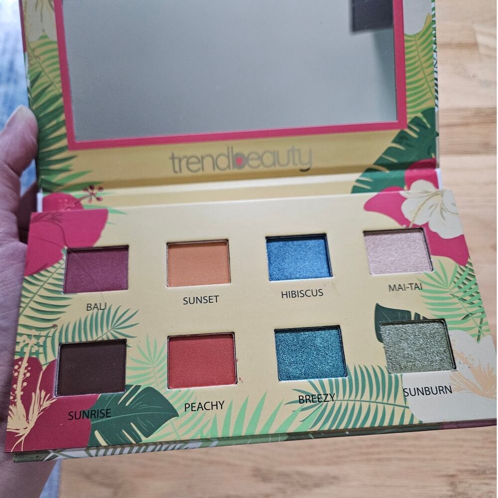 NEW TrendBeauty Summer Vibes 8 Color Eyeshadow Palette Tropical Makeup